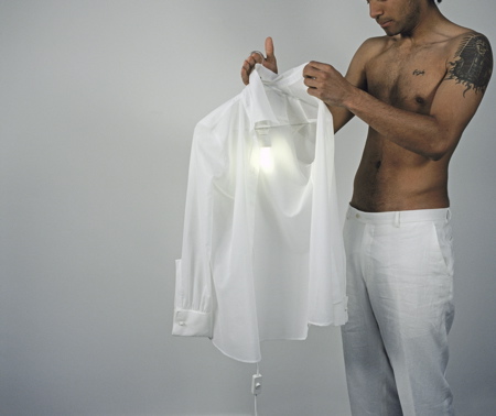800_clothes_hanger_lamp.jpg