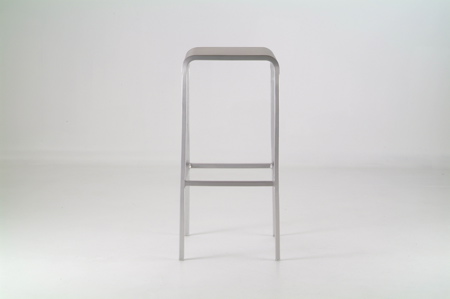 20-06stool-2.jpg