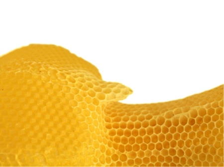 tomas_gabzdil_libertiny_made_by_bees_honeycomb_vase_detail_preview.jpg