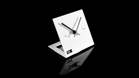 8_clock_bgblack.jpg
