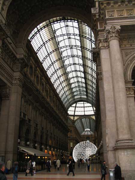 ring-dome-milan-01.jpg