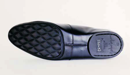 undersidecamperhayonshoe.jpg
