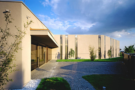 153lhd_housev_photo_by_dami.jpg