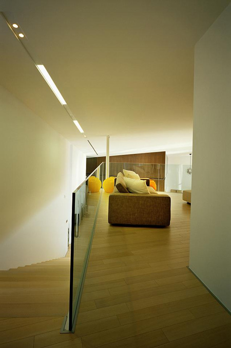 93lhd_housev_photo_by_damir.jpg