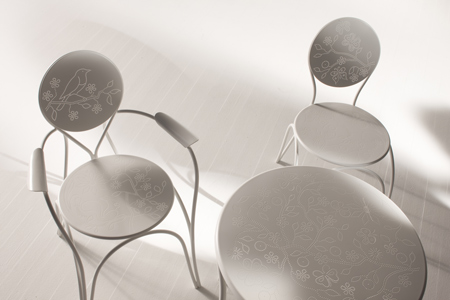 rain-chair_armchair_table.jpg