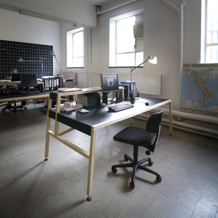 transartists_05_desk.jpg