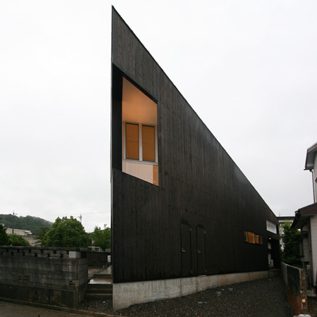kuro02sq.jpg
