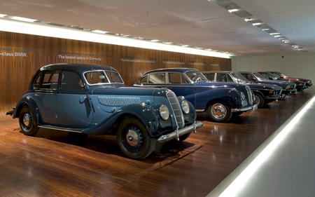 bmw-museum-munich-19_bmw-7-series.jpg