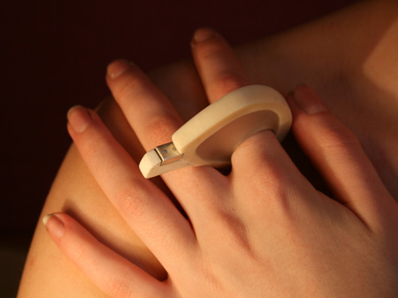bone-project-by-andrew-ross-jewellery-laura.jpg