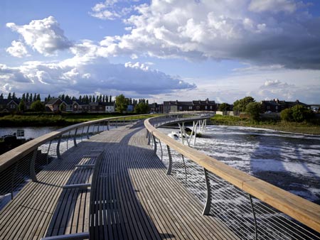 castleford-bridge-by-mcdowellbenedetti-3080704-mcdowell-benedetti.jpg