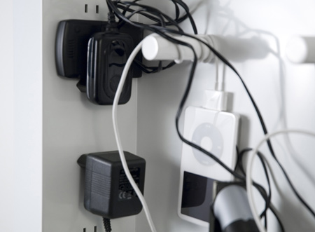 charger-frame-by-naolab-5_naolab-chargerframe-detai.jpg