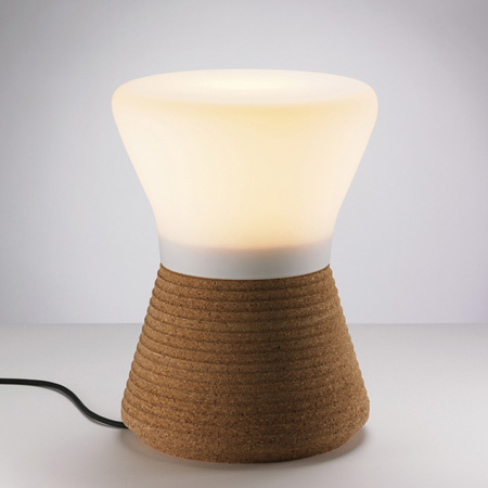 plug-by-tomas-kral-lamp_1.jpg