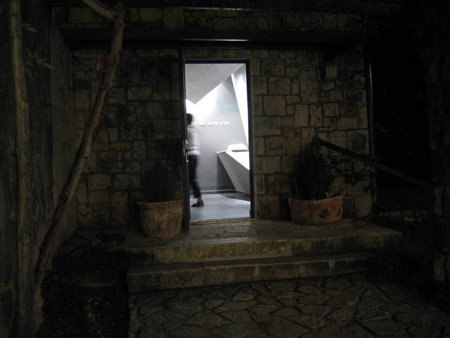 yehiam-memorial-slide9.jpg
