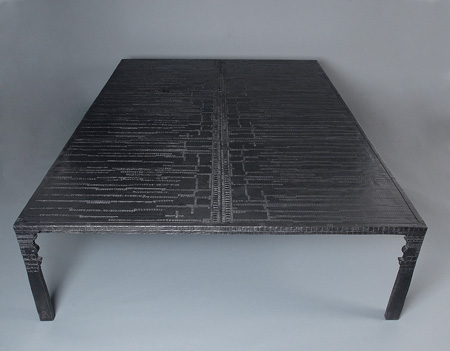 conversations-in-bronze-at-the-carpenters-workshop-gallery-donat-table-basse-aux-pie.jpg