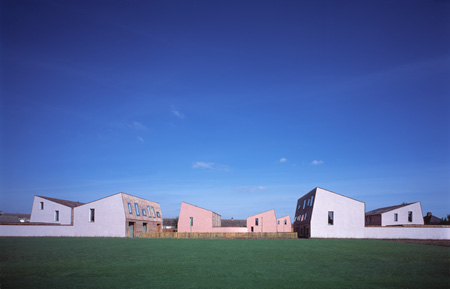 eco-minimal-housing-by-mikhail-2.jpg