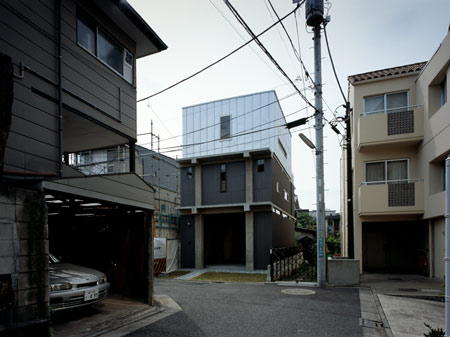 column-and-slab-house-by-ft-architects-02out.jpg