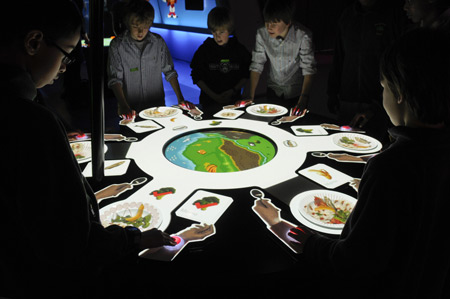 lucky-bite-dinner-table-ga.jpg