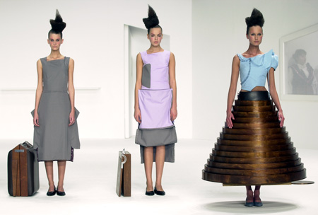 dezeen-podcast-hussein-chalayan-at-the-design-museum-afterwards-2000-credit-ph.jpg