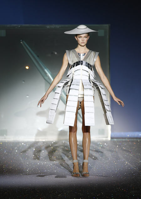 dezeen-podcast-hussein-chalayan-at-the-design-museum-hussein-chalayan-springsum.jpg