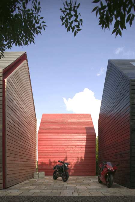 sliding-house-by-drmm-sh_extdseries02-1_22x32_300.jpg