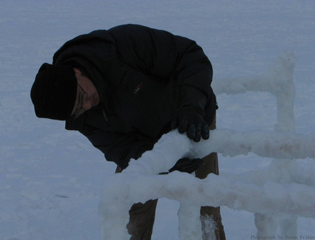 004-ice-and-snow-furniture-by-hongtao-zhou.jpg