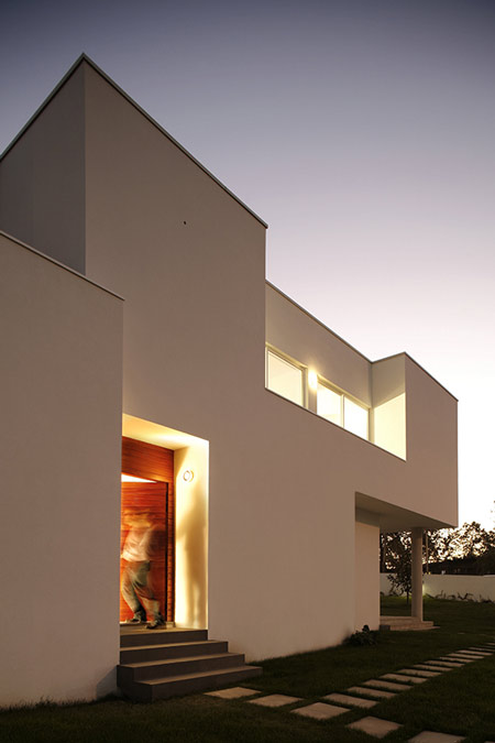 house-in-portugal-by-ana-reis_141008_1071a.jpg