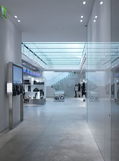 luisaviaroma-store-by-claudio-nardi-architects-luisa03_pietrosavorelli.jpg