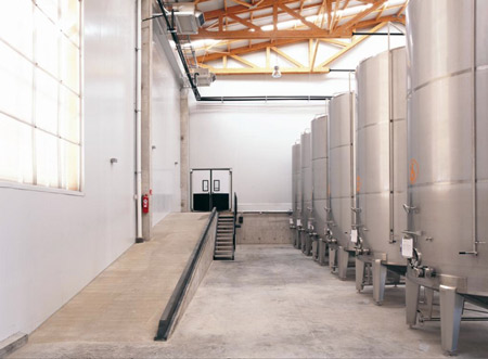 olisur-olive-oil-factory-by-gh-a-architects-17.jpg