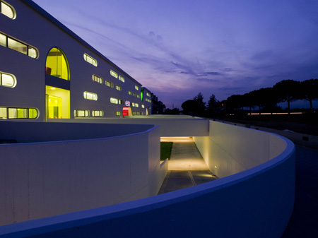 cabel-industry-headquarters-by-massimo-mariani-9.jpg