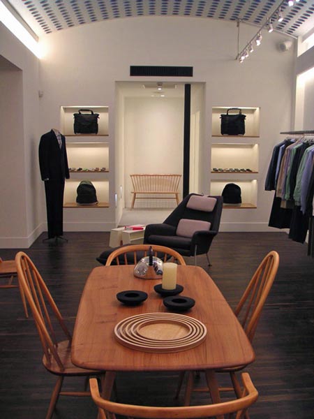 margaret-howell-store-by-pentagram-paris.jpg