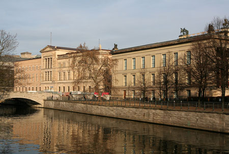 neues-museum-by-david-chipperfield-architects-and-julian-harrap-architects-346_09_uz_081209_n8.jpg