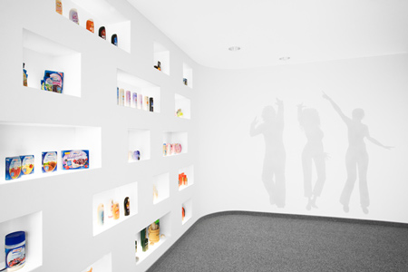 sara-lee-store-by-marco-hemmerling-1.jpg