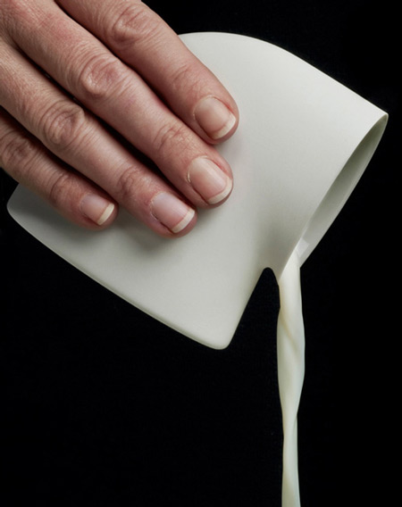 tableware-by-aldo-bakker-01-milk-canbrproduction_.jpg