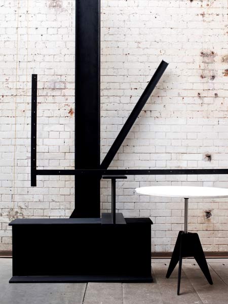 tom-dixon-in-milan-2009-shot_22_screw-table-002.jpg