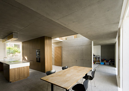 a-house-by-fkl-architects-0810_slr_groundfloor_01.jpg