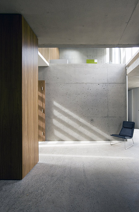 a-house-by-fkl-architects-0810_slr_groundfloor_06.jpg