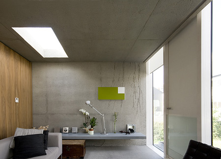 a-house-by-fkl-architects-0810_slr_living2_07.jpg