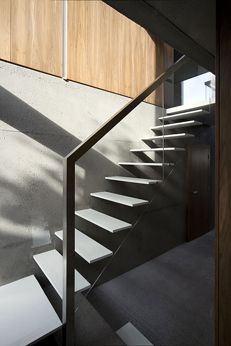 a-house-by-fkl-architects-0810_slr_stairs_01.jpg