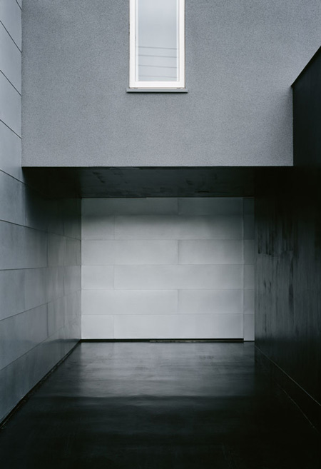 house-of-depth-by-formkouichi-kimura-architects-02_knsh_041_s.jpg