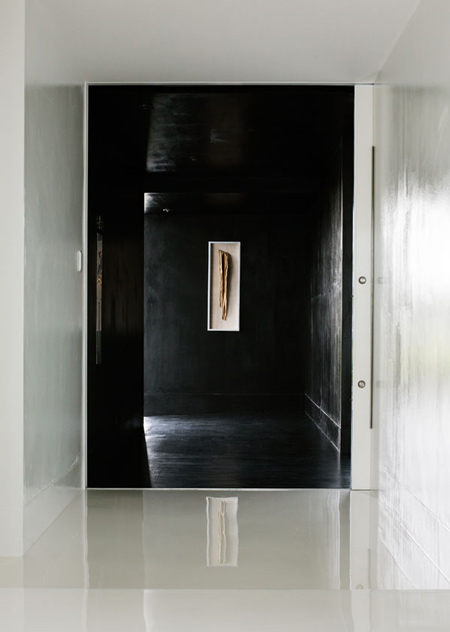 house-of-depth-by-formkouichi-kimura-architects-03_knsh_001_s.jpg