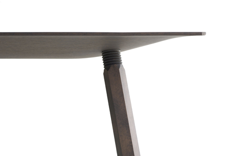 nomad-table-by-jorre-van-ast-arco-nomad-jorre-van-ast-lo.jpg