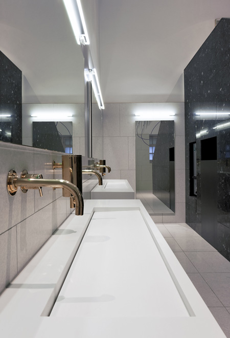 va-washrooms-by-glowacka-rennie-08_copyright_aw.jpg