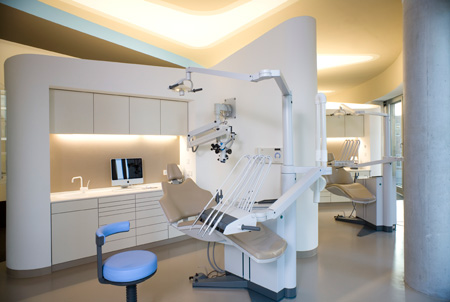centre-for-dentistry-by-j-mayer-h-architects-jmh_zfz_behandlung02.jpg