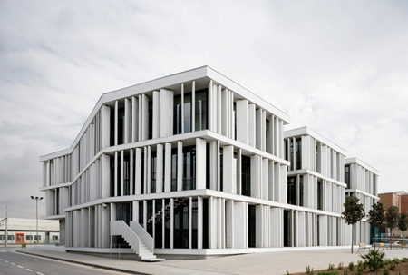 court-of-sant-boi-de-llobregat-by-baas-architects-pedro-pegenaute_pg142_4.jpg