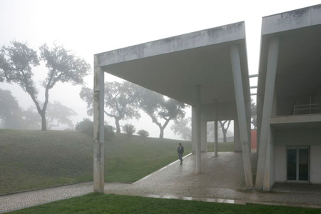 duccio-malagamba-photographs-alvaro-siza-ese-setubal-4.jpg
