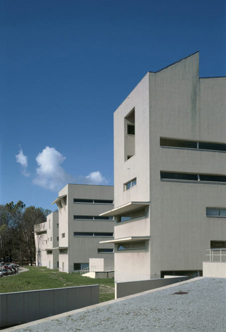 duccio-malagamba-photographs-alvaro-siza-faculty-of-architecture-porto-2.jpg