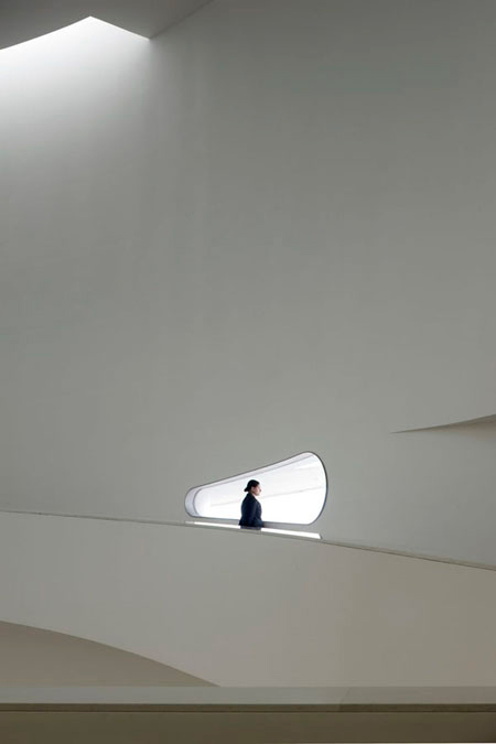duccio-malagamba-photographs-alvaro-siza-ibere-camargo-foundation-2.jpg