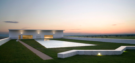 duccio-malagamba-photographs-alvaro-siza-mayor-wine-cellar-1.jpg