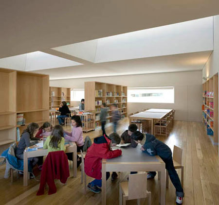 duccio-malagamba-photographs-alvaro-siza-public-library-viana-do-castelo-2.jpg