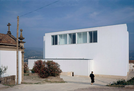 duccio-malagamba-photographs-alvaro-siza-santa-maria-church-2.jpg